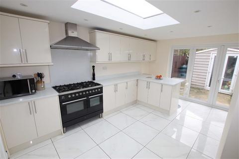 4 bedroom detached house for sale, Canterbury Road , Holland on Sea