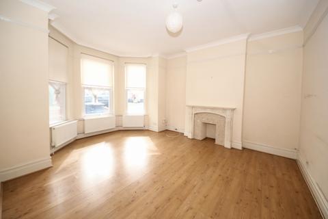 6 bedroom semi-detached house to rent, Brownlow Road, Bounds Green N11