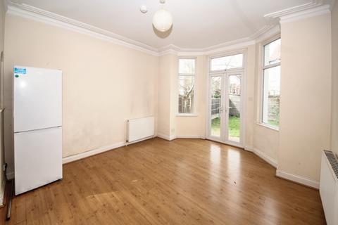 6 bedroom semi-detached house to rent, Brownlow Road, Bounds Green N11