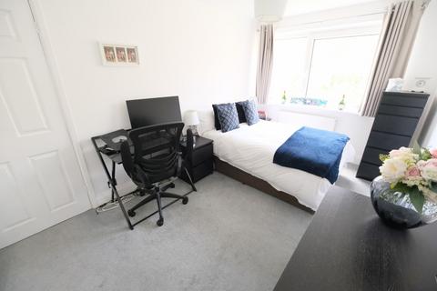 2 bedroom flat for sale, Fairbank Avenue, Orpington