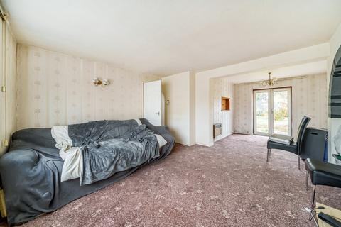 3 bedroom terraced house for sale, Hawthorn Way, Shepperton, TW17