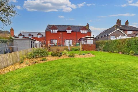 4 bedroom detached house to rent, Bretby Lane, Bretby