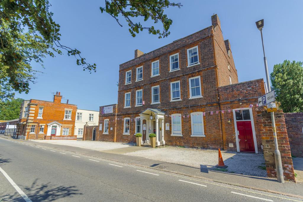 Cley Hall Hotel, 22 High Street... Hotel - £1,200,000