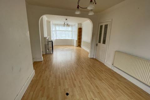 3 bedroom semi-detached house for sale, Cowper Street, Luton, Bedfordshire, LU1