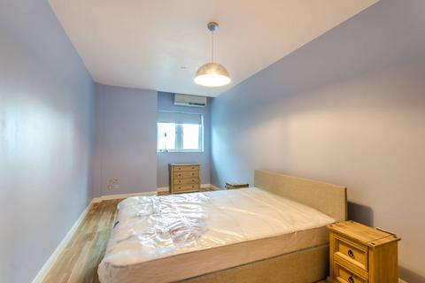 2 bedroom flat for sale, Uxbridge Road, Ealing Broadway, London, W5