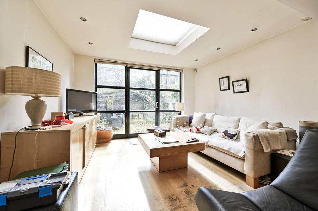 Bovingdon Road, Peterborough Estate, London, SW6 4 bed terraced house