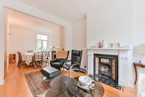 4 bedroom terraced house for sale, Bovingdon Road, Peterborough Estate, London, SW6