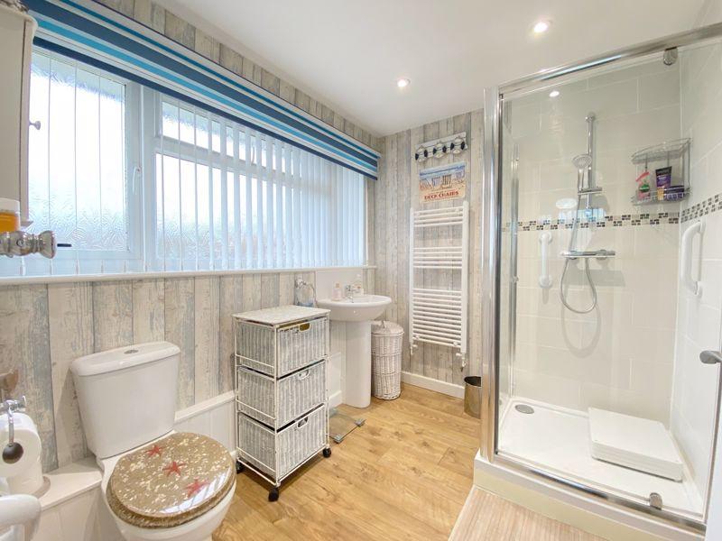 The En-Suite Shower