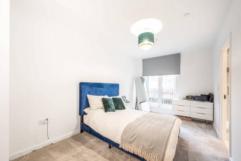 2 bedroom flat to rent, Ridgeway Views, Mill Hill, London, NW7