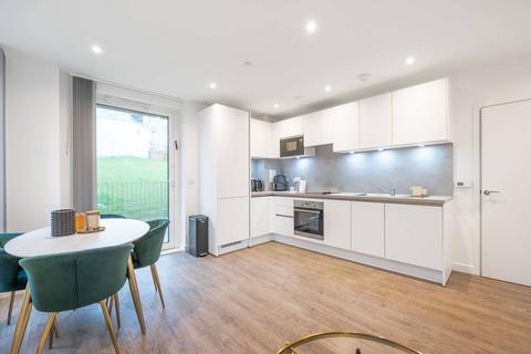2 bedroom flat to rent, Ridgeway Views, Mill Hill, London, NW7