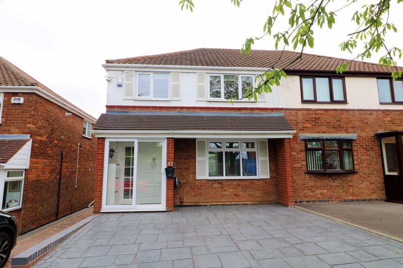 Maple Drive, Walsall 3 bed semidetached house £270,000
