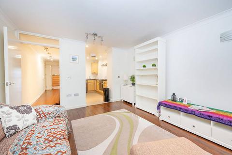 1 bedroom flat for sale, Fraser Court, Shepherd's Bush, London, W12