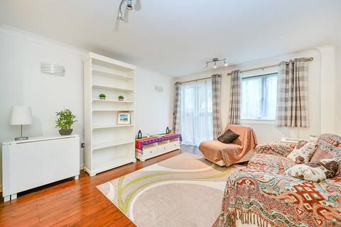 1 bedroom flat for sale, Fraser Court, Shepherd's Bush, London, W12