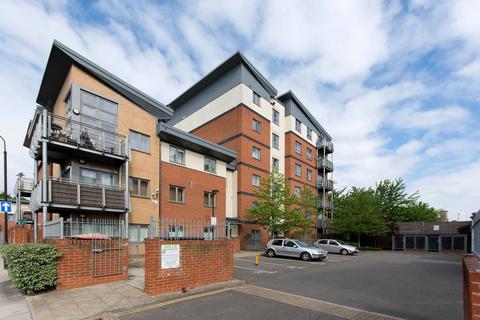 1 bedroom flat for sale, Fraser Court, Shepherd's Bush, London, W12