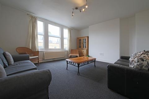 3 bedroom maisonette to rent, Clapham, Clapham North SW9