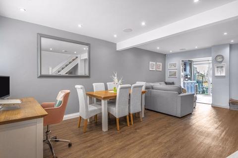 56 Tyron Way, Sidcup, DA14 6AZ