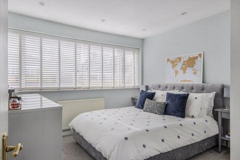 56 Tyron Way, Sidcup, DA14 6AZ