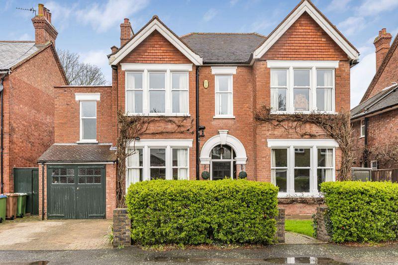 Priestlands Park Road, Sidcup 5 bed detached house - £1,375,000