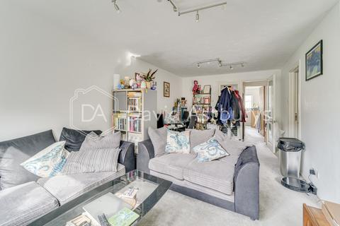 2 bedroom apartment for sale, Heddington Grove, Islington, London, N7
