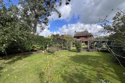 4 bedroom detached house for sale, Horsham Road, Cranleigh