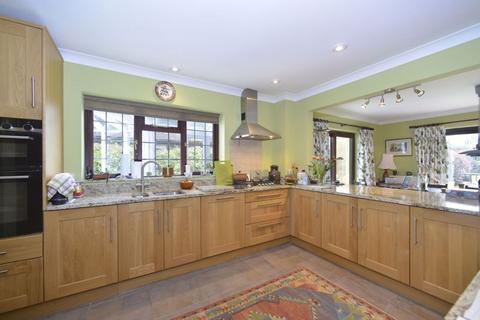 4 bedroom detached house for sale, Horsham Road, Cranleigh