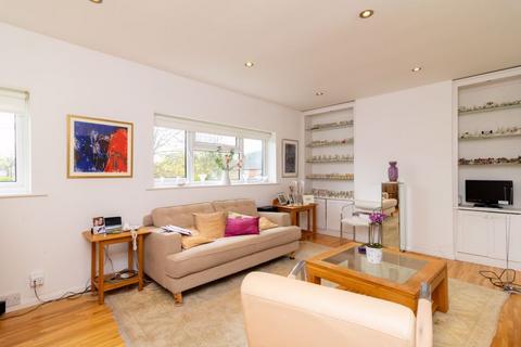 2 bedroom apartment for sale, Blanchmans Road, Warlingham