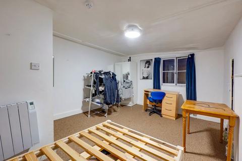1 bedroom in a house share to rent, Palace Street, Canterbury