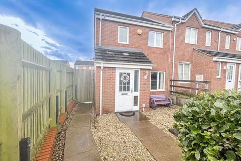 3 bedroom end of terrace house for sale, Tulip Grove, Streetly, B74 2AU