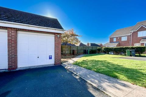 3 bedroom end of terrace house for sale, Tulip Grove, Streetly, B74 2AU