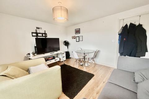 2 bedroom apartment for sale, North Crescent, Leeds