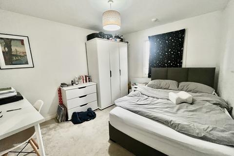 2 bedroom apartment for sale, North Crescent, Leeds