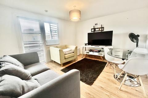 2 bedroom apartment for sale, North Crescent, Leeds