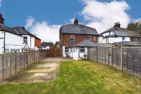 4 bedroom semi-detached house for sale, Walton On The Hill