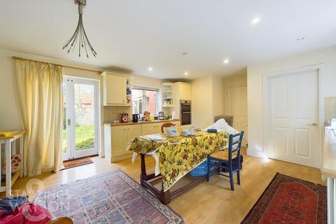 undefined, Linden Court, Eye