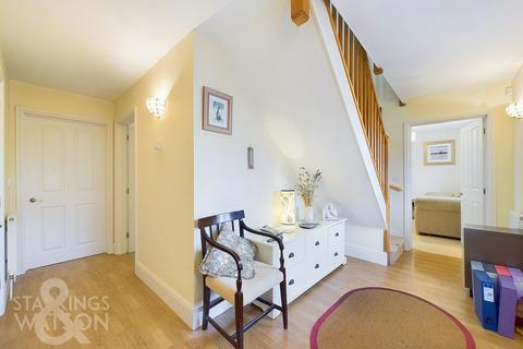 undefined, Linden Court, Eye