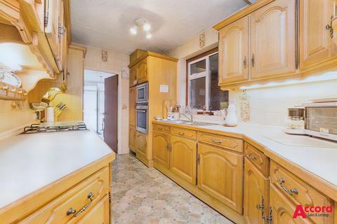 1 Nevis Close, Romford, RM1 4LS