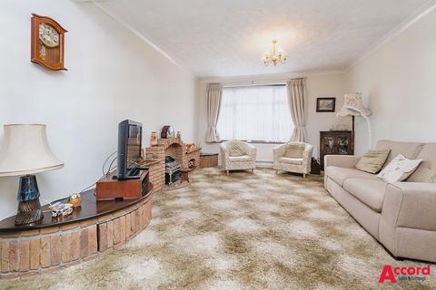 1 Nevis Close, Romford, RM1 4LS