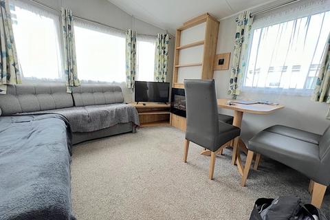 2 bedroom park home to rent, Parkhome to Let at Seal Bay, Warners Lane, Selsey, West Sussex