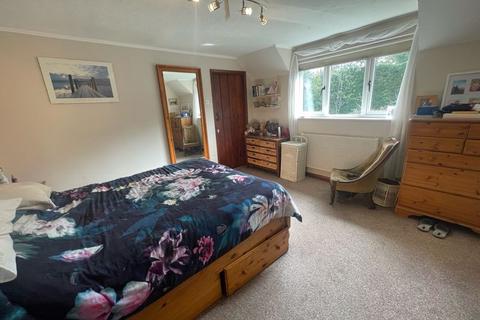 4 bedroom detached house to rent, Oakhill Road, Bordon