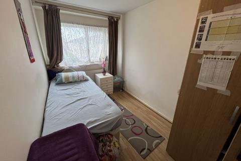 2 bedroom flat for sale, Byron Way, Northolt