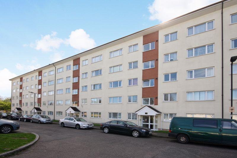 Byron Way, Northolt 2 bed flat £280,000