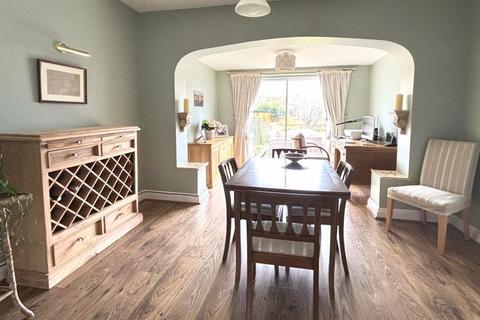 9 Armscroft Way, Gloucester, GL2 0ST