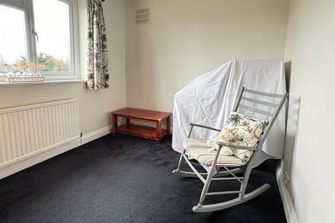 9 Armscroft Way, Gloucester, GL2 0ST