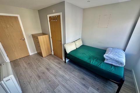 1 bedroom in a house share to rent, Colonnade House, 201 Sunbridge Road, Bradford