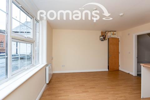 1 bedroom apartment to rent, High Street