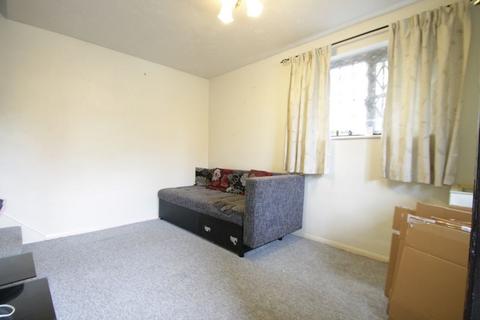 1 bedroom semi-detached house to rent, Frankswood Avenue, Yiewsley