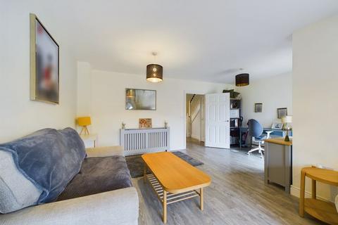 46 Manu Marble Way, Gloucester, GL1 5QZ