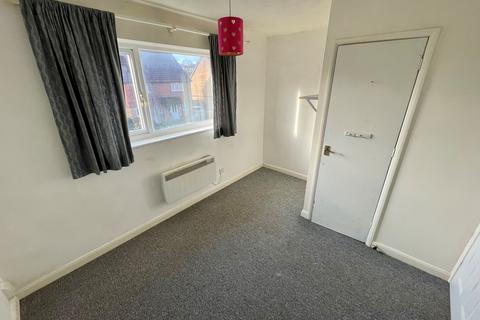 2 bedroom townhouse to rent, Saffron Drive, Oakwood, Derby, DE21