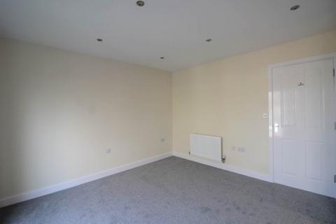 2 bedroom flat to rent, Robins Corner, , Evesham