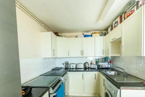 2 bedroom maisonette to rent, Allen road, Bow, London, E3 5JZ